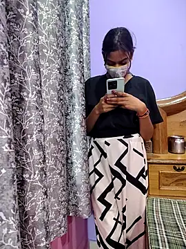 Snapshot of Student12th chatting on 11/14/25, 04:49 Student12th online show from 11/14/25, 04:49