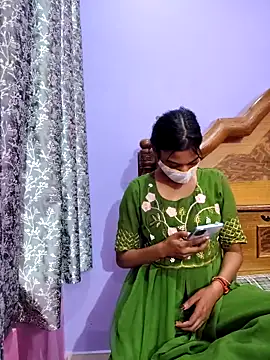 Snapshot of Student12th chatting on 11/17/25, 04:13 Student12th online show from 11/17/25, 04:13