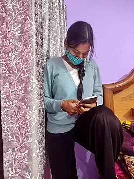 Snapshot of Student12th chatting on 11/26/25, 05:03 Student12th online show from 11/26/25, 05:03