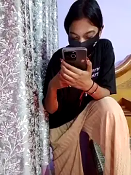 Snapshot of Student12th chatting on 12/16/25, 04:23 Student12th online show from 12/16/25, 04:23