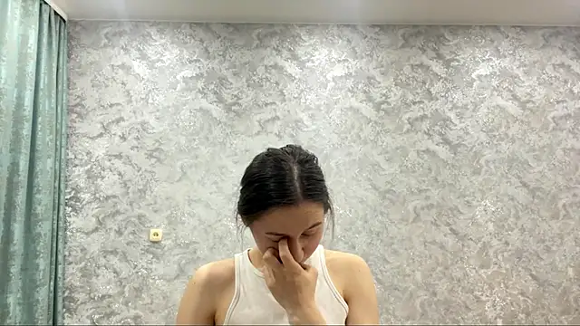 SofiYong online show from 11/24/25, 05:45