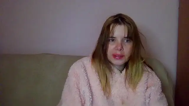 HornyElena online show from 11/19/25, 06:52