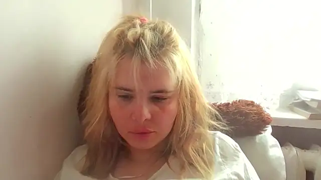 HornyElena online show from 04/14/26, 10:32