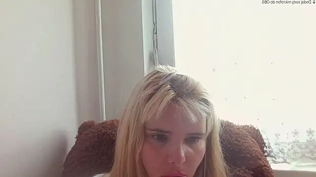 HornyElena online show from 05/15/26, 12:01