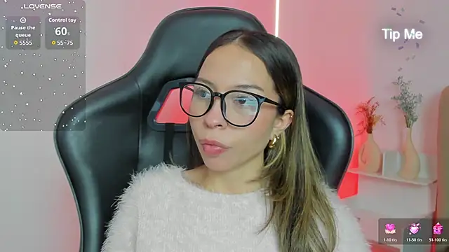 LuluuBerry online show from 11/30/25, 02:10