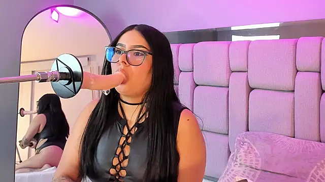 Amy whittee online show from 12/05/25, 07:21