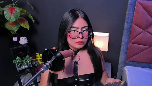 Amy whittee online show from 03/19/26, 03:43