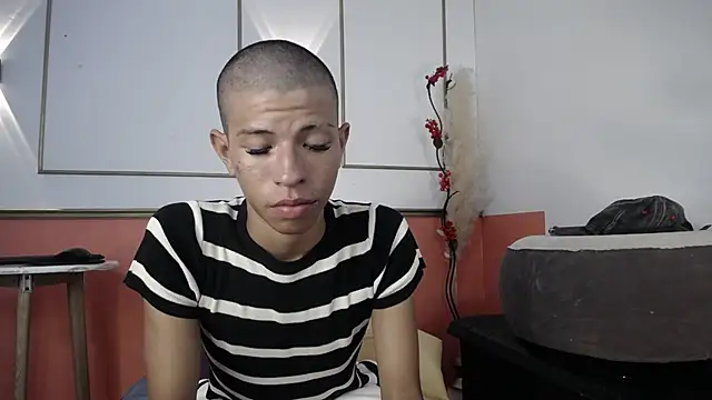 Tessachains 2  online show from 11/19/25, 11:16