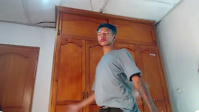 Tessachains 2  online show from 02/10/26, 01:37