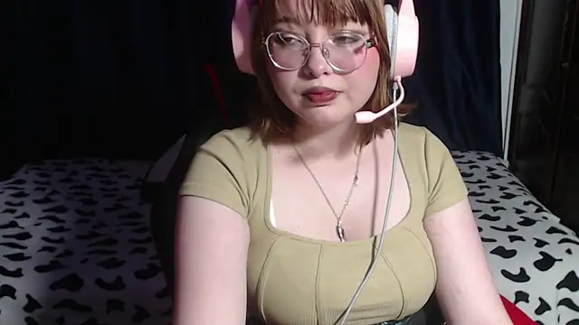 Michi sauria1 online show from 12/04/25, 04:11