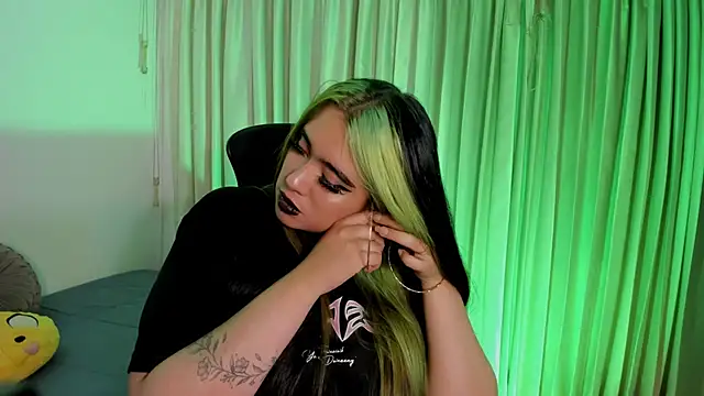 Lilith Zenith  online show from 12/15/25, 04:06