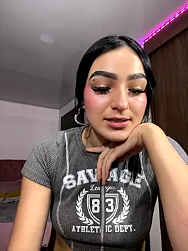 Snapshot of valeriaa__00 chatting on 11/07/25, 11:27 valeriaa 00 online show from 11/07/25, 11:27