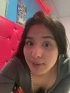 Snapshot of Chiquinquira3 chatting on 06/19/26, 04:17 Chiquinquira3 online show from 06/19/26, 04:17