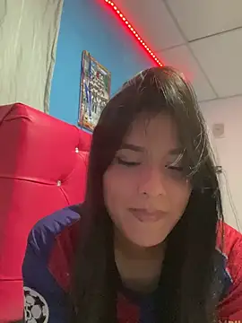 Snapshot of Chiquinquira3 chatting on 06/20/26, 04:37 Chiquinquira3 online show from 06/20/26, 04:37