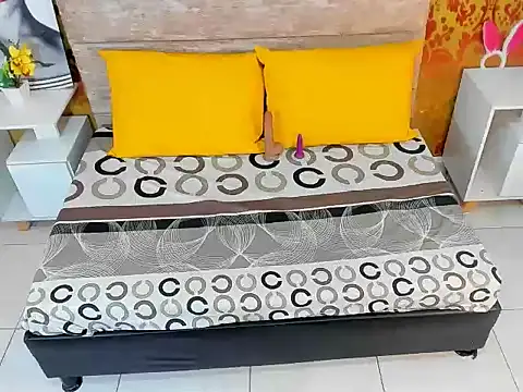 Yineth Hot online show from 11/20/25, 09:14