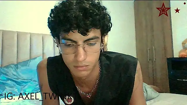 Snapshot of axel_love13 chatting on 12/04/25, 11:57 axel love13 online show from 12/04/25, 11:57