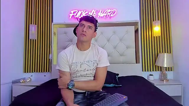 KEVIN MCKINLEY online show from 11/28/25, 12:13