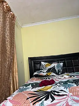 NiaLong21  online show from 02/17/26, 11:55