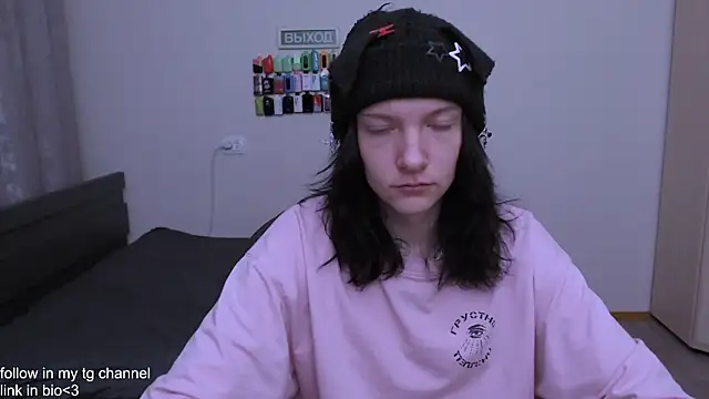 Snapshot of RaidenXL chatting on 11/26/25, 03:24 RaidenXL online show from 11/26/25, 03:24