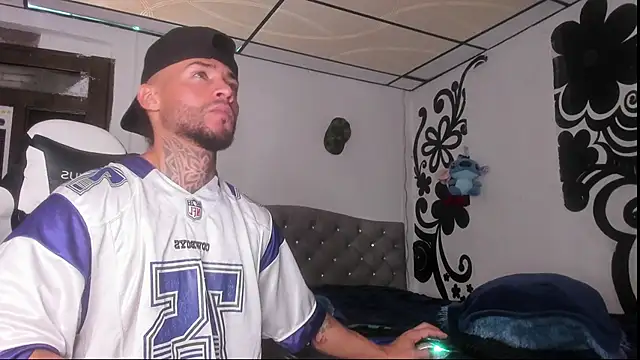 couple-hothot online show from 11/19/25, 09:26