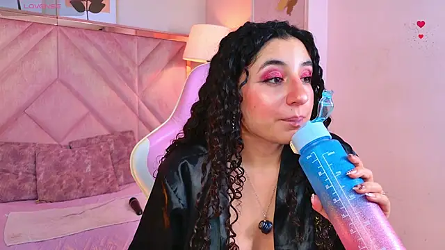 DemiJones  online show from 05/02/26, 04:17