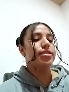 Snapshot of iriss_05 chatting on 12/01/25, 06:51 iriss 05 online show from 12/01/25, 06:51