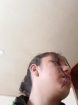 Snapshot of iriss_05 chatting on 12/05/25, 12:03 iriss 05 online show from 12/05/25, 12:03