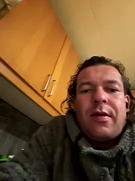 miguel910921 online show from 01/11/26, 04:23