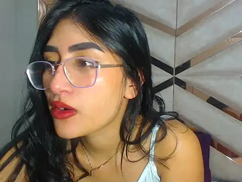 Snapshot of HannaLis chatting on 12/14/25, 03:34 HannaLis online show from 12/14/25, 03:34