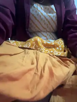 Snapshot of SexySwatii chatting on 02/01/26, 01:31 SexySwatii online show from 02/01/26, 01:31