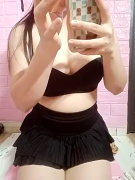 NannanLy2002 online show from 12/22/25, 06:49