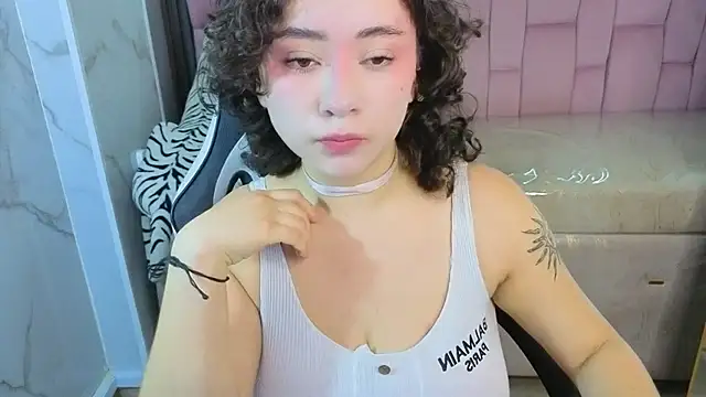 Snapshot of sunny2_b chatting on 11/30/25, 01:15 sunny2 b online show from 11/30/25, 01:15