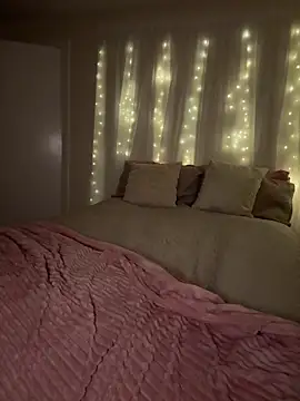 LillieMaee online show from 03/18/26, 09:18