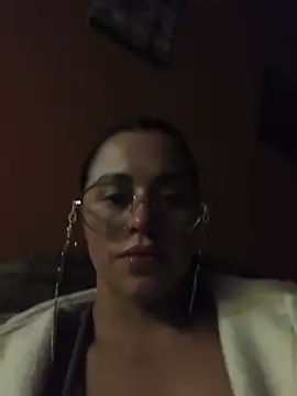 Snapshot of ALEJA__22 chatting on 07/05/26, 06:31 ALEJA 22 online show from 07/05/26, 06:31