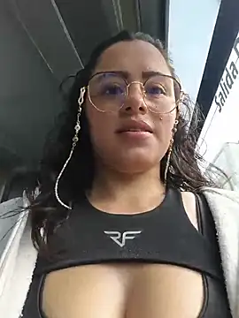 Snapshot of ALEJA__22 chatting on 07/15/26, 12:43 ALEJA 22 online show from 07/15/26, 12:43