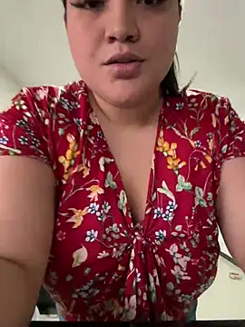 Snapshot of sweetmuslim01 chatting on 01/06/25, 11:20 sweetmuslim01 online show from 01/06/25, 11:20