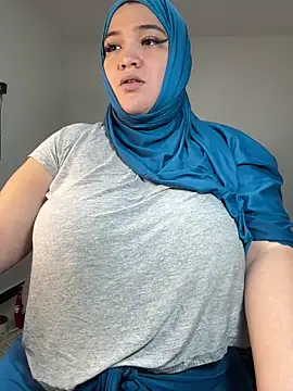 Snapshot of sweetmuslim01 chatting on 01/07/25, 02:20 sweetmuslim01 online show from 01/07/25, 02:20