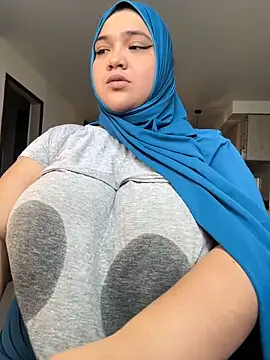 Snapshot of sweetmuslim01 chatting on 01/23/25, 08:24 sweetmuslim01 online show from 01/23/25, 08:24