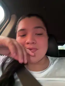 Snapshot of sweetmuslim01 chatting on 02/07/25, 10:41 sweetmuslim01 online show from 02/07/25, 10:41