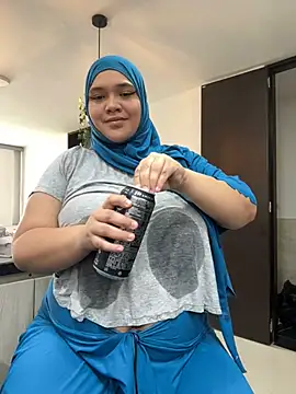 Snapshot of sweetmuslim01 chatting on 02/09/25, 08:34 sweetmuslim01 online show from 02/09/25, 08:34