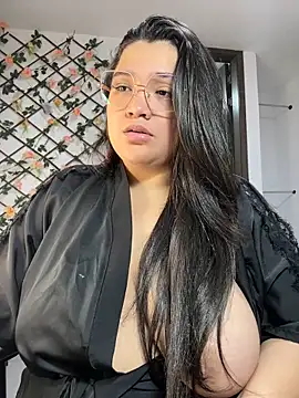 Snapshot of sweetmuslim01 chatting on 03/21/25, 12:29 sweetmuslim01 online show from 03/21/25, 12:29