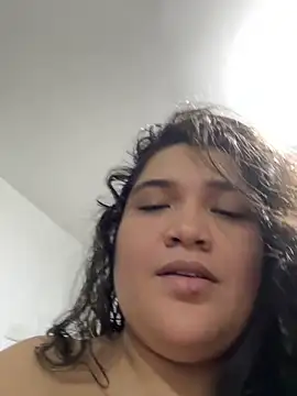 Snapshot of sweetmuslim01 chatting on 11/16/25, 03:56 sweetmuslim01 online show from 11/16/25, 03:56