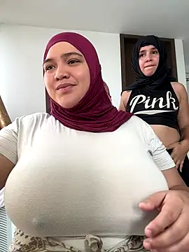 Snapshot of sweetmuslim01 chatting on 12/13/25, 07:53 sweetmuslim01 online show from 12/13/25, 07:53