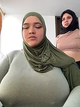 Snapshot of sweetmuslim01 chatting on 12/15/25, 04:00 sweetmuslim01 online show from 12/15/25, 04:00