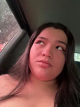 Snapshot of sweetmuslim01 chatting on 12/17/25, 07:31 sweetmuslim01 online show from 12/17/25, 07:31