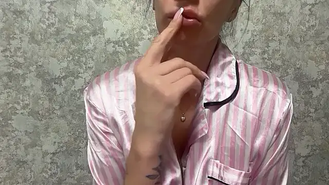 Angelinaa19 online show from 04/12/26, 03:28