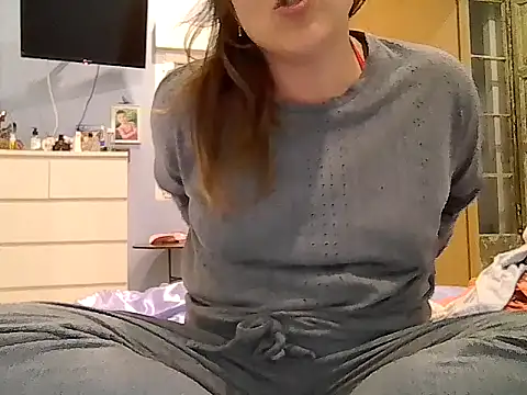 Domiqueen online show from 11/06/25, 05:36