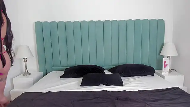 Snapshot of FrancescaSkuirt chatting on 11/12/25, 09:14 FrancescaSkuirt online show from 11/12/25, 09:14