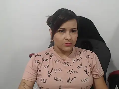 Snapshot of karol_loveet chatting on 12/03/25, 08:07 karol loveet online show from 12/03/25, 08:07