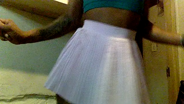 Snapshot of Nikistickyxx25 chatting on 11/30/25, 05:06 Nikistickyxx25 online show from 11/30/25, 05:06